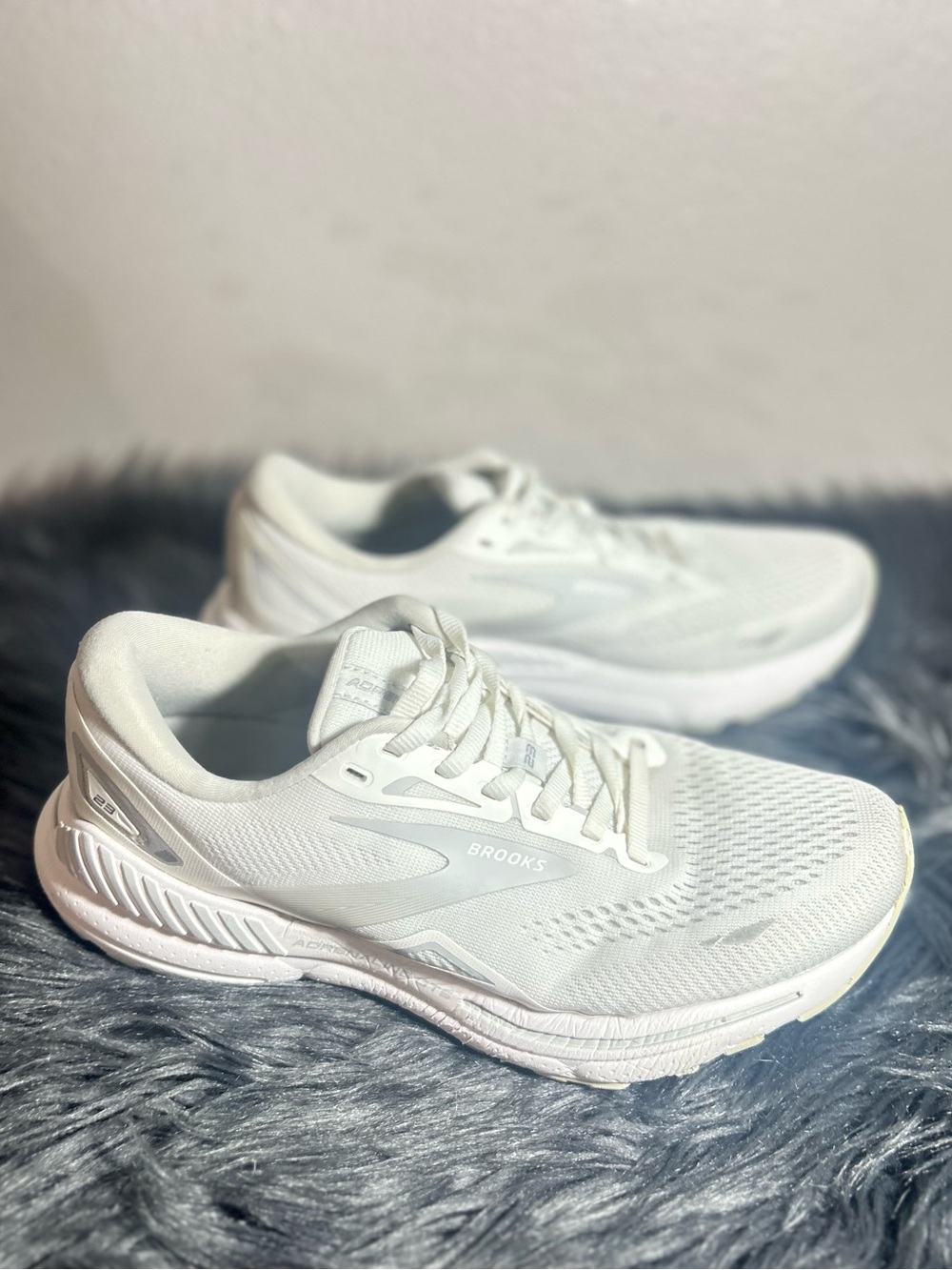 Brooks Brooks Adrenaline GTS 23 Women's Cream Running Sneakers Size 8.5 - Picture 8 of 10